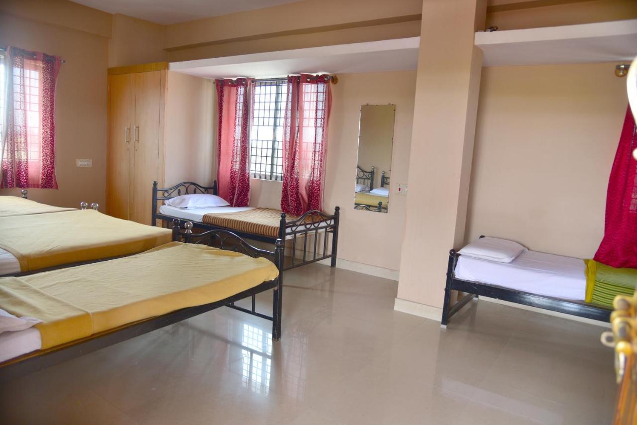 Shreyas Residency Hotel Májszúr Kültér fotó