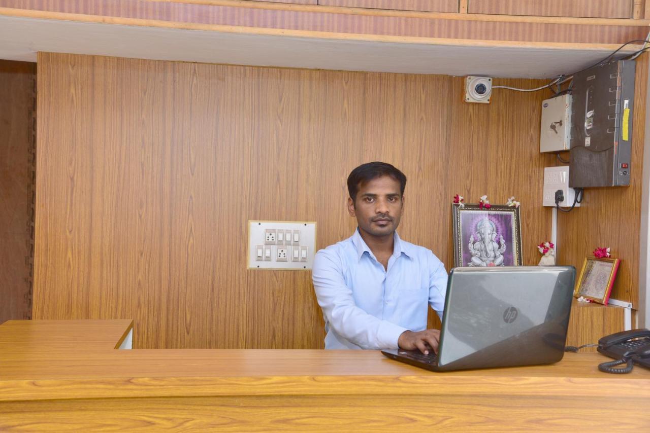 Shreyas Residency Hotel Májszúr Kültér fotó